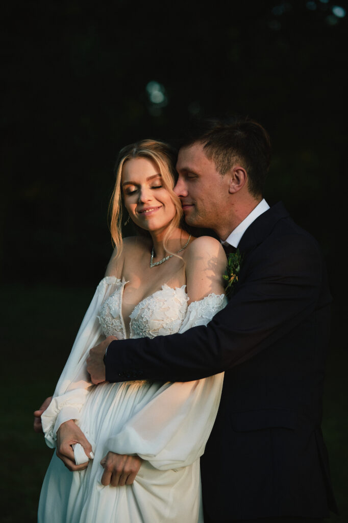 Romantyczne zdjęcia ślubne, Blizej Studio.