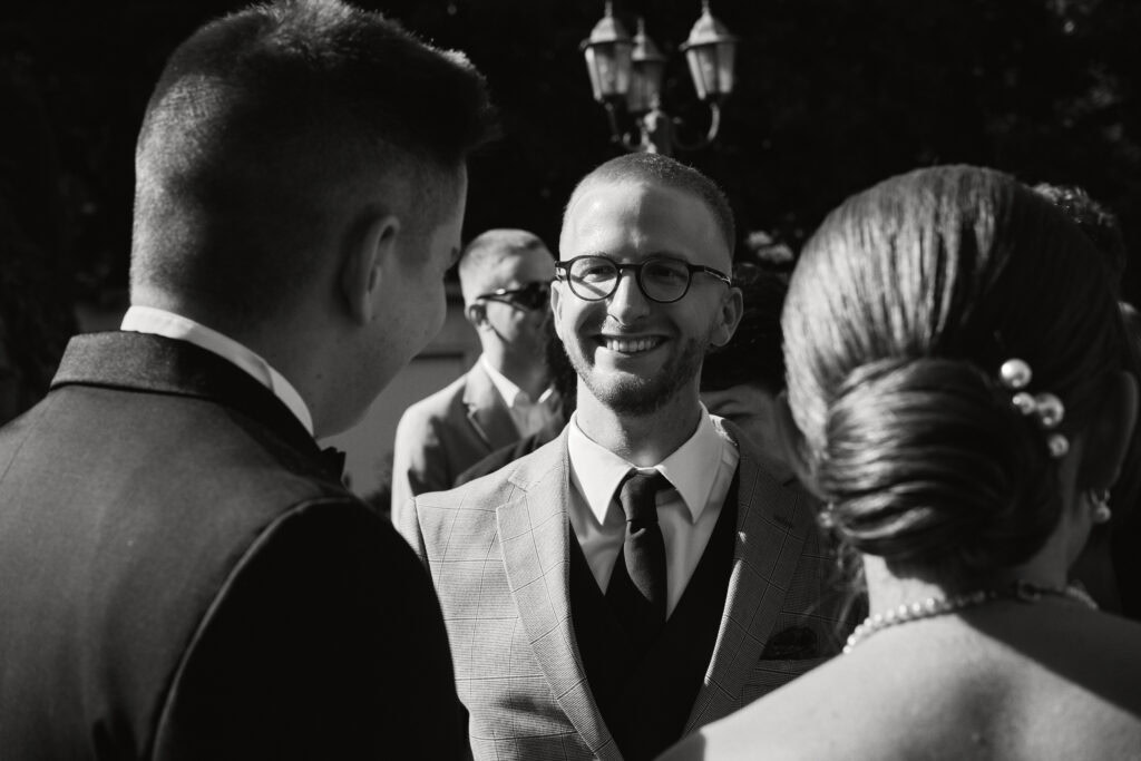 Zdjęcia ślubne, fotografia weselna, Blizej Studio, piękne portrety, reportaż ślubny, targowa fotografia, ceremonię ślubną, nowoczesne fotografie, sesja w plenerze, profesjonalne zdjęcia ślubne.